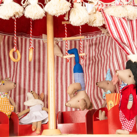 Levlovs Circus Tent